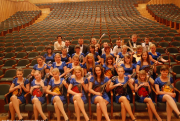Występ orkiestry Campanella i grupy teatralnej Bang dla Tomka Kozłowskiego w Tucholskim Ośrodku Kultury